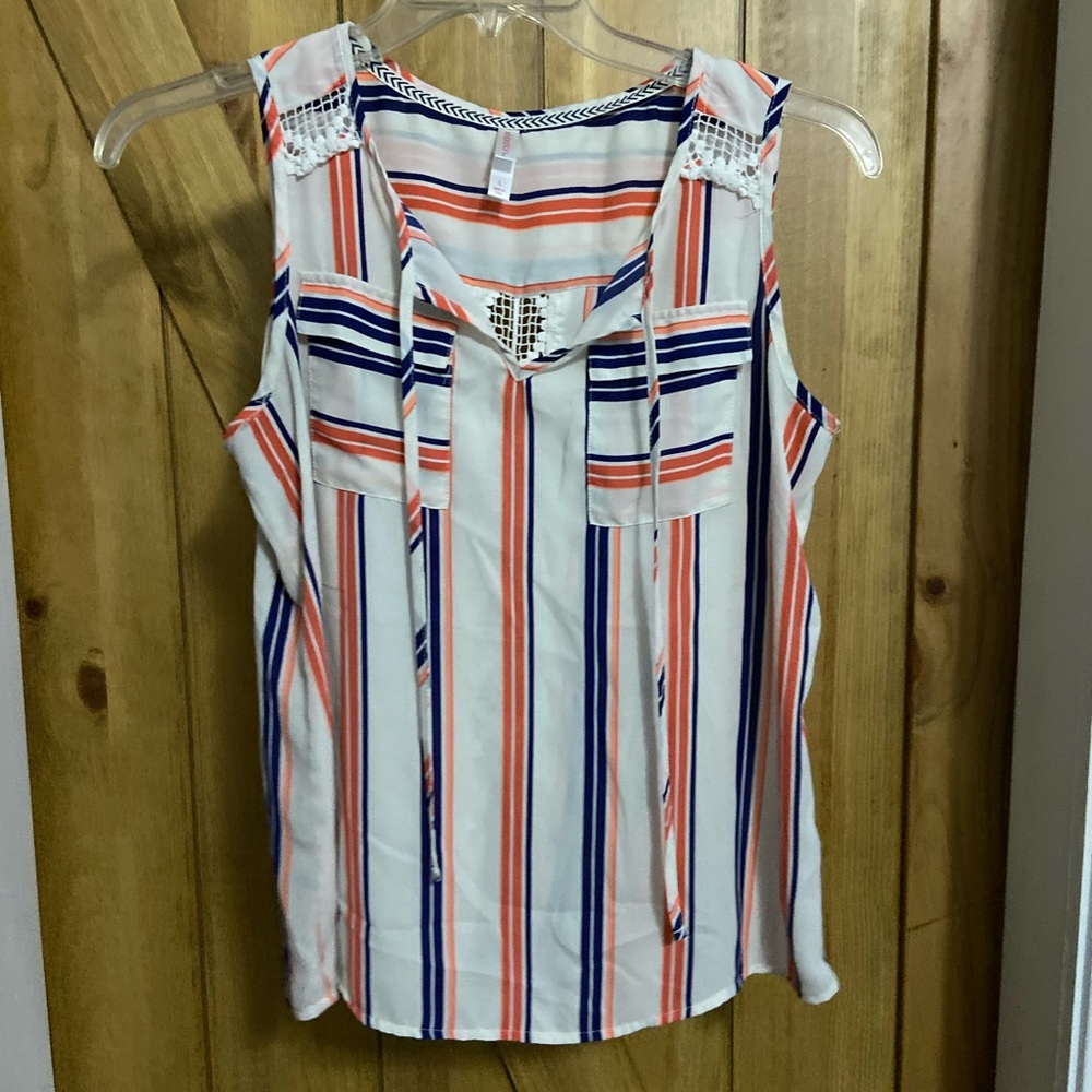 Xhilaration tank top. Size L